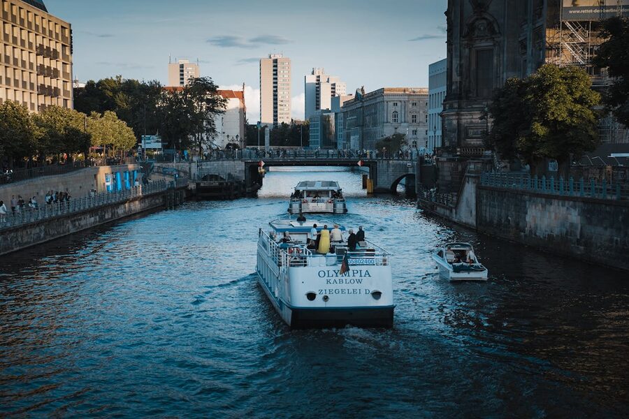 Berlin Spree river cruise view