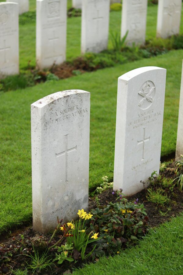 WWI soldier graves with flowers